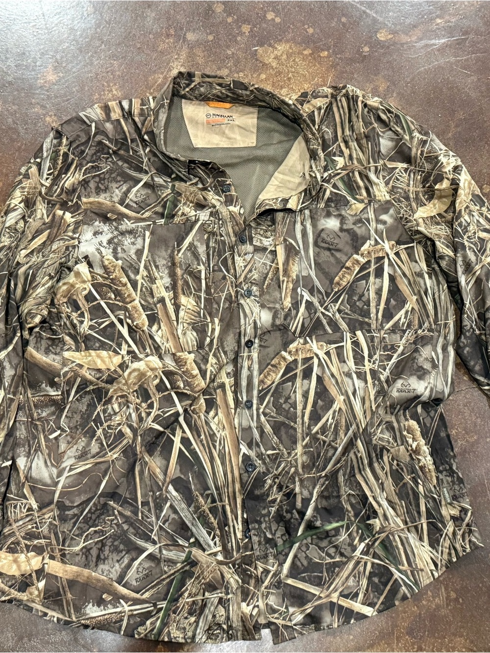 Realtree Men's Camo Button-Up Hunting Long sleeve Shirt